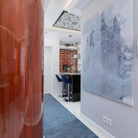 Luxurious Rozdroze By Renters Prestige *