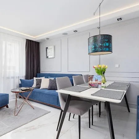Luxurious Rozdroze By Renters Prestige