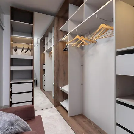 Luxurious Rozdroze By Renters Prestige Apartment *