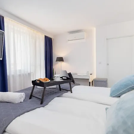Luxurious Rozdroze By Renters Prestige Krakow