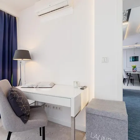 Luxurious Rozdroze By Renters Prestige * Krakow